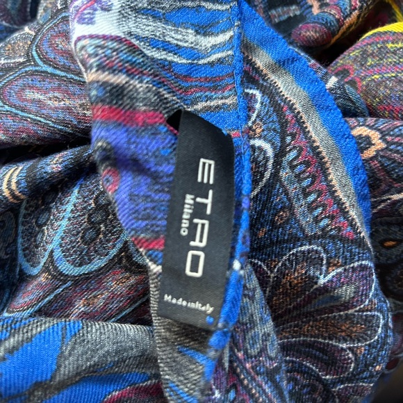 Etro authentic wool scarf/shawl. - Picture 4 of 4